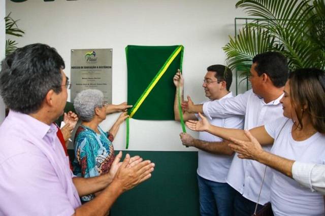 Governadora do Piauí, Regina Sousa, inaugura mais um polo da UAP